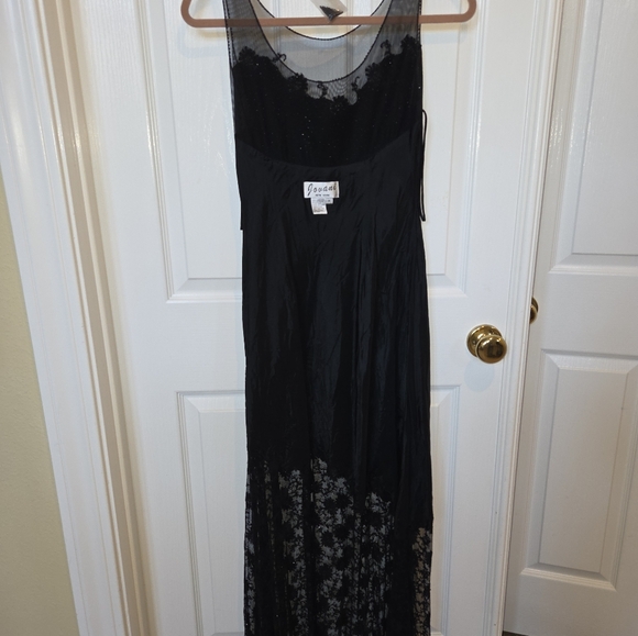 Elegant Jovani Black Lace Beaded Tulle Lace Formal Gown Size 6 Black Tie - Picture 10 of 12